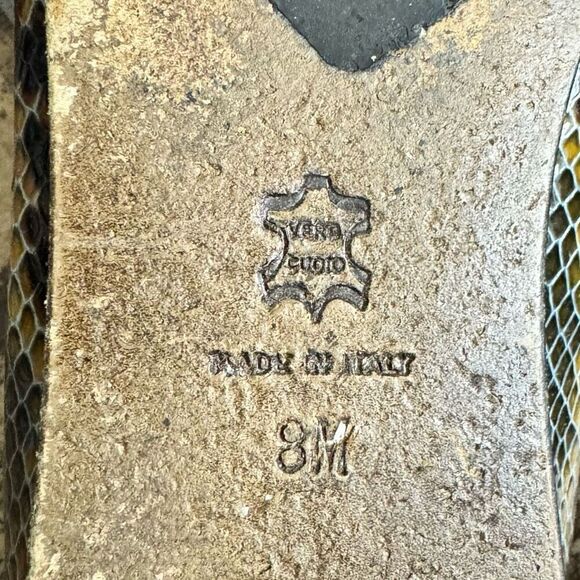 Donald J. Pliner Italian Leather Flat Pumps / SZ: 8 / EUC - Picture 8 of 8